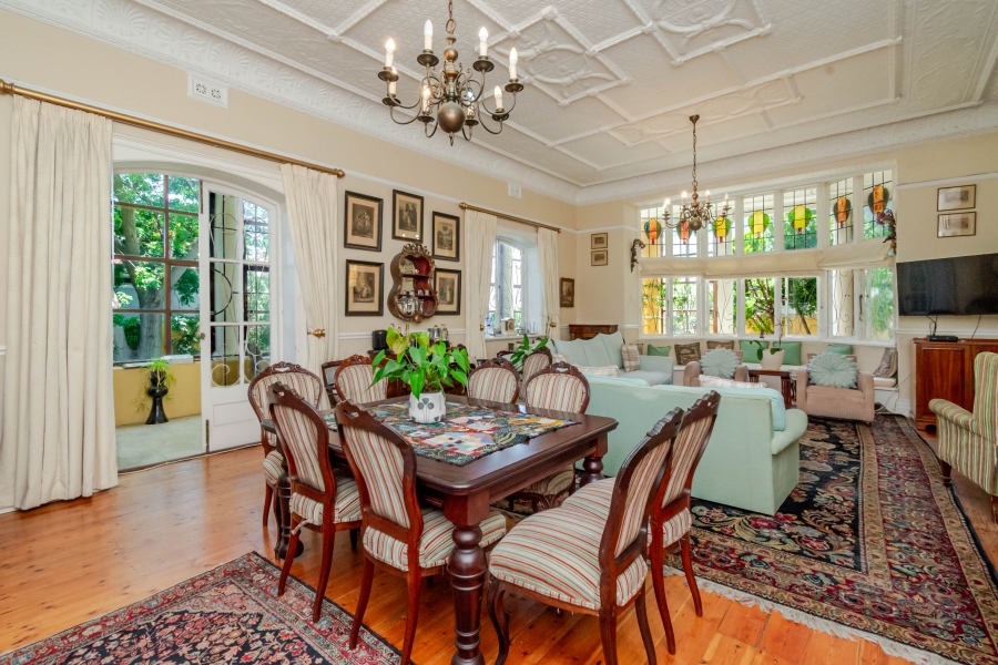 6 Bedroom Property for Sale in Fresnaye Western Cape